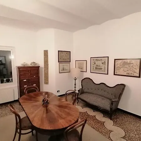 House On The Monastery Old Town جنوة
